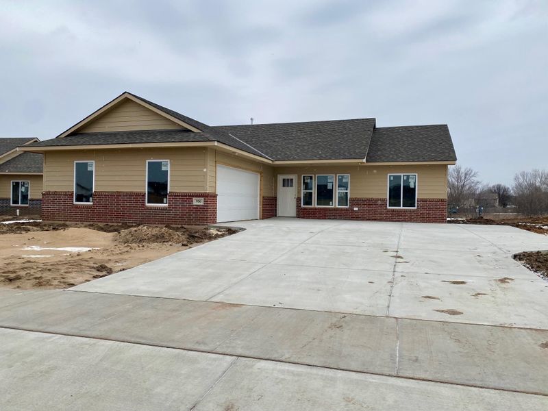 956 N Cloverleaf, Goddard, KS 67052
