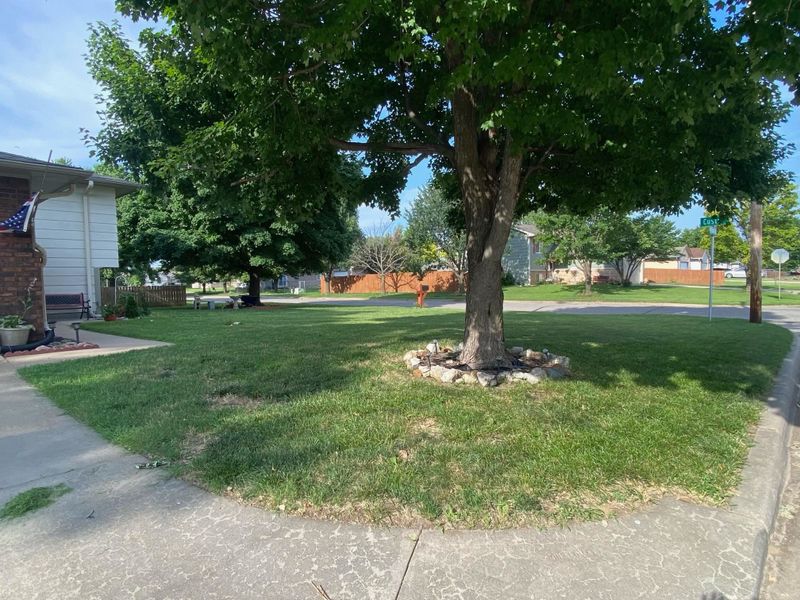 2902 S Custer, Wichita, KS 67217