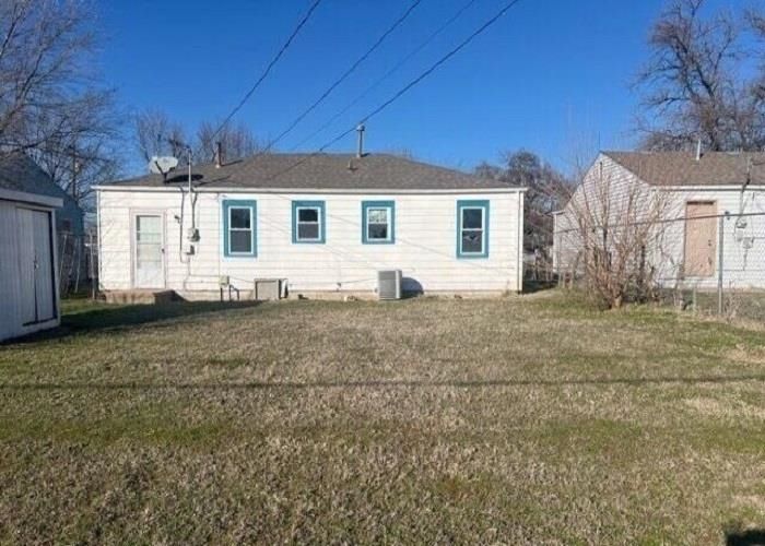 1923 E Mcfarland St, Wichita, KS 67219