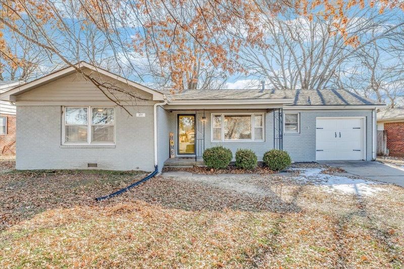 217 E Filmore St, Mulvane, KS 67110