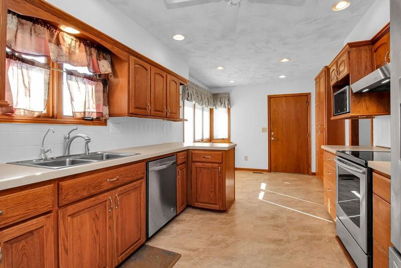 1018 E Chestnut, Derby, KS 67037