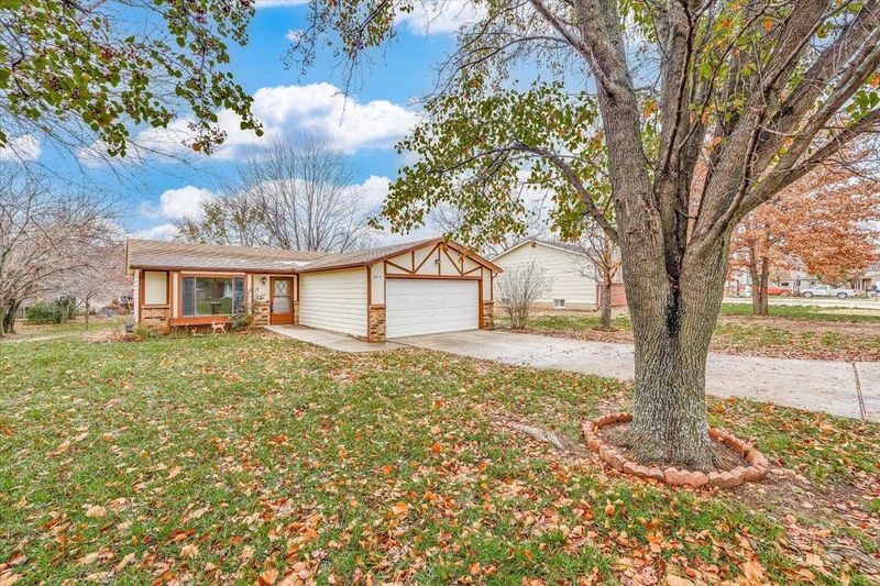 2013 N Pepper Corn Rd, Derby, KS 67037