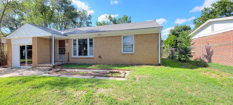 1220 E Alturas St, Wichita, KS 67216