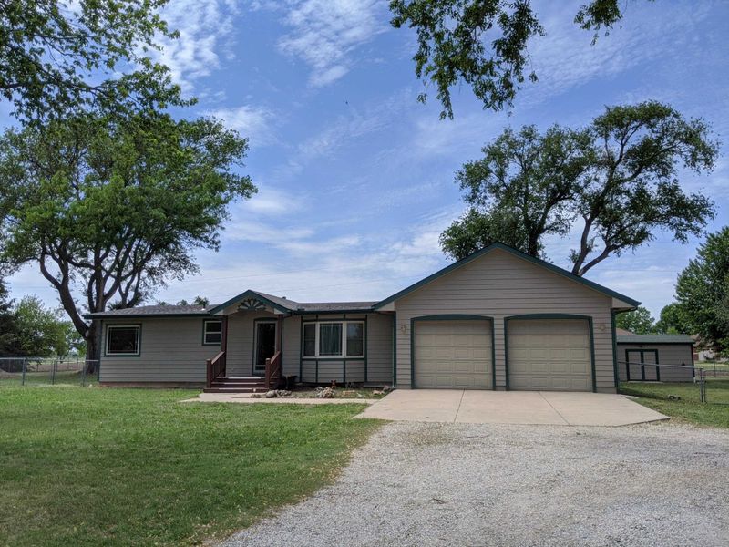 1665 N Main St, Cheney, KS 67025