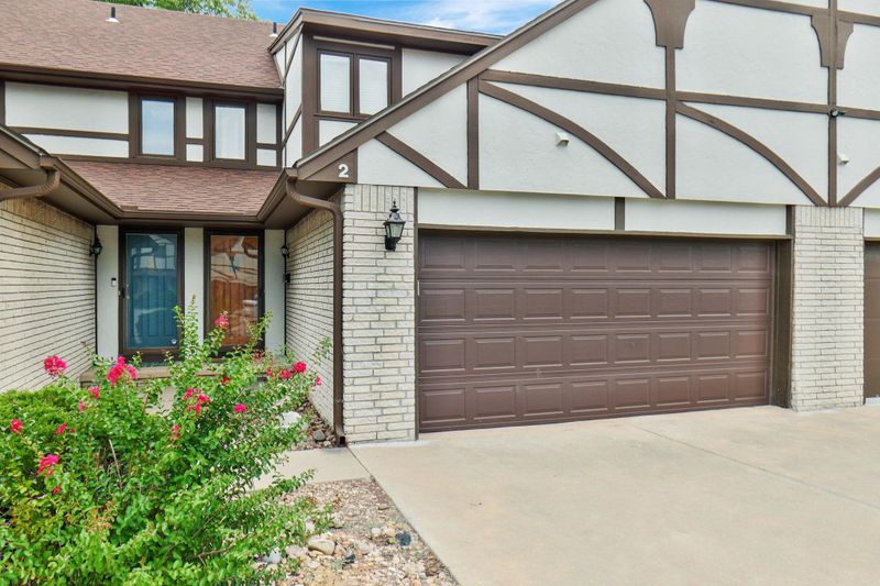 641 N Woodlawn St #2, Wichita, KS 67208