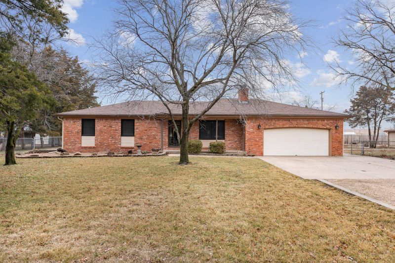 11904 W Cedar Ln, Maize, KS 67101