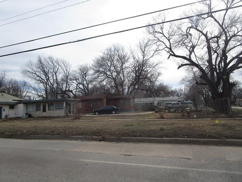 2011 E 17th St N, Wichita, KS 67214