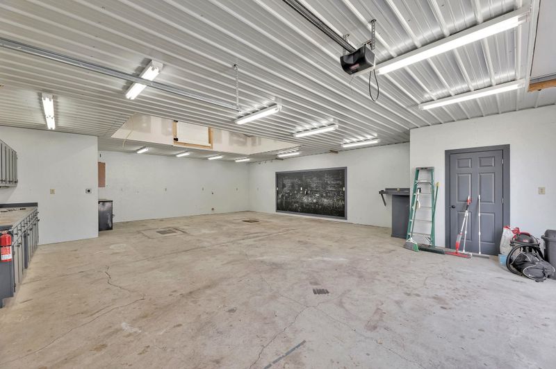 11621 W Cedar Ln, Maize, KS 67101