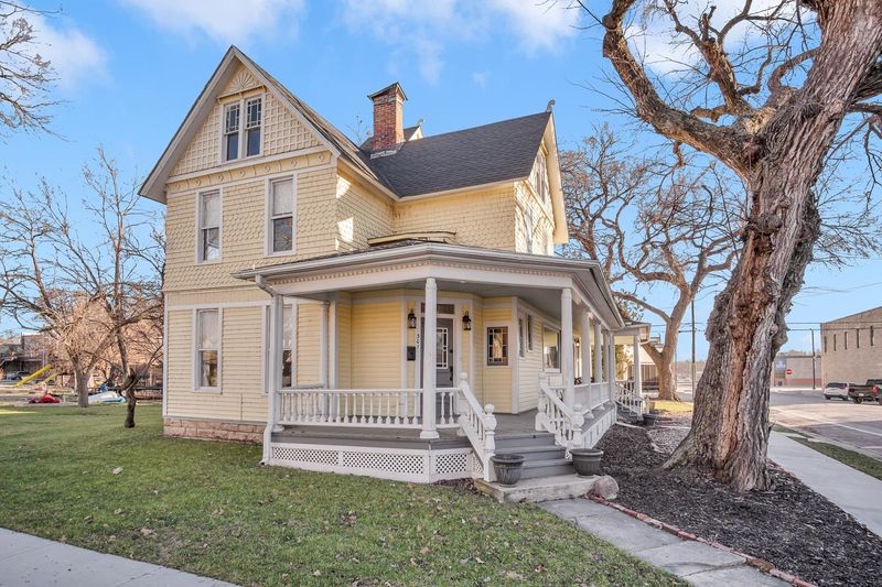 301 E Santa Fe, Marion, KS 66861