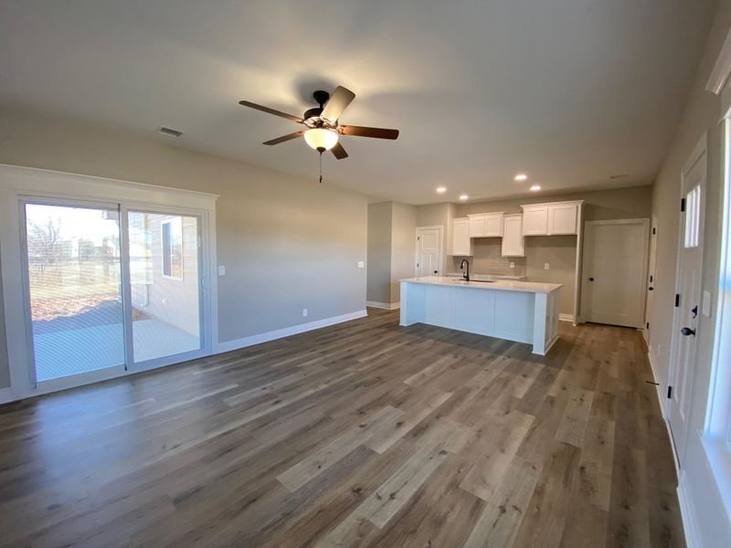 952 N Cloverleaf St, Goddard, KS 67052