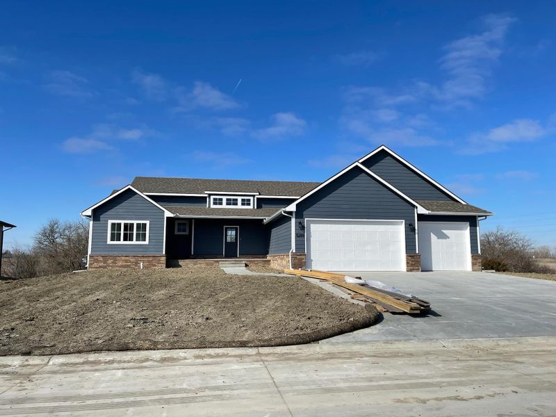 5289 N Hampton, Bel Aire, KS 67226