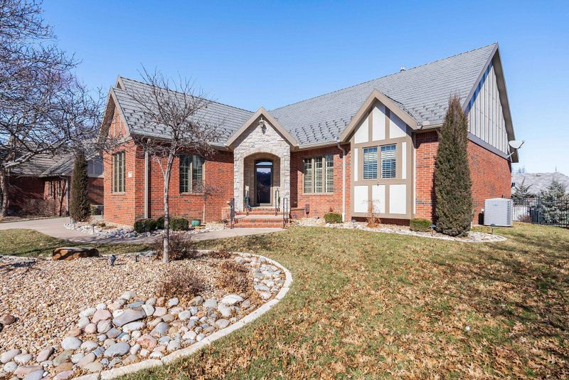 8935 E Churchill Cir, Wichita, KS 67206