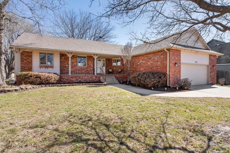 122 Dogwood Ct, Andover, KS 67002