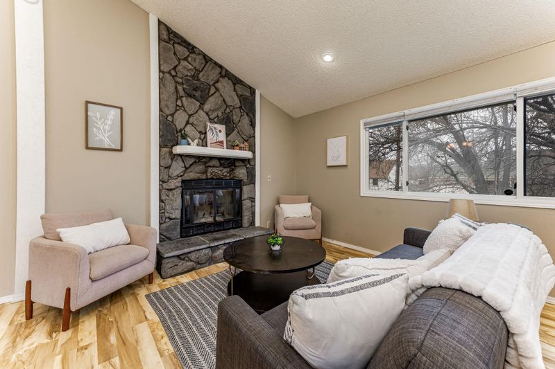419 E Twisted Oak Rd, Derby, KS 67037