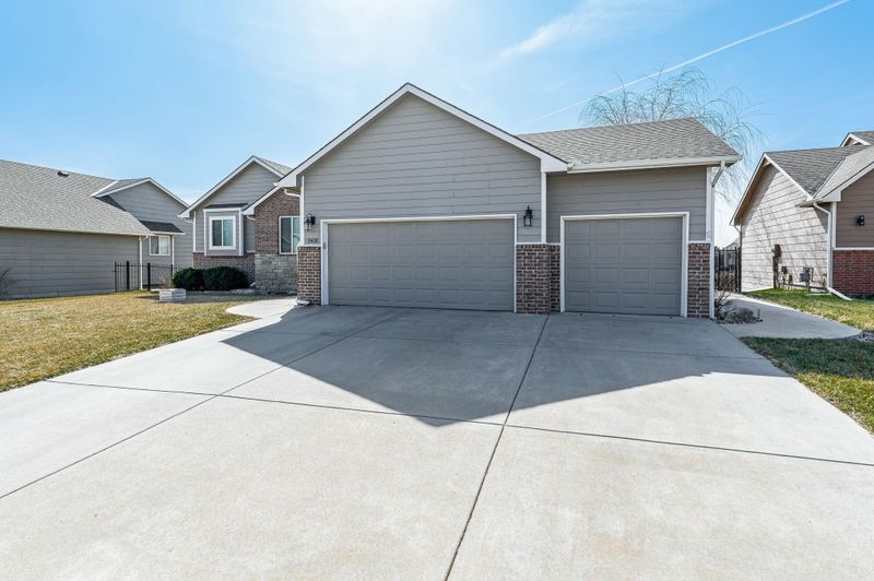 2435 N Fieldstone, Andover, KS 67002