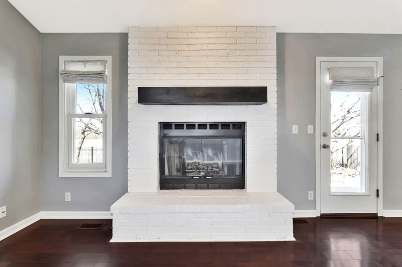 4884 E Ashton St, Bel Aire, KS 67220