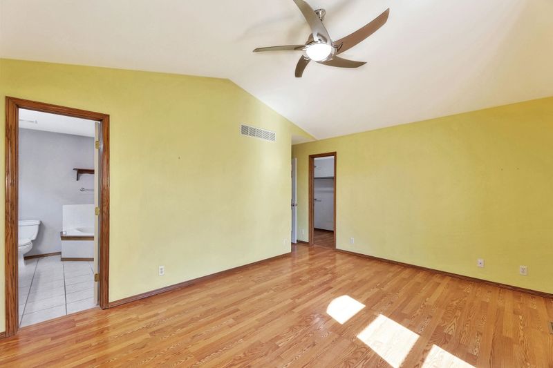4884 E Ashton St, Bel Aire, KS 67220