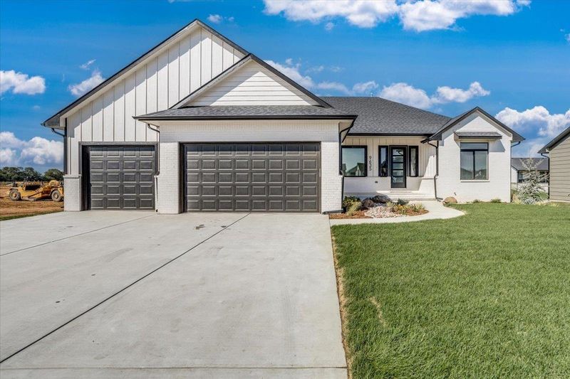 9635 W Wilkinson Ct, Maize, KS 67101