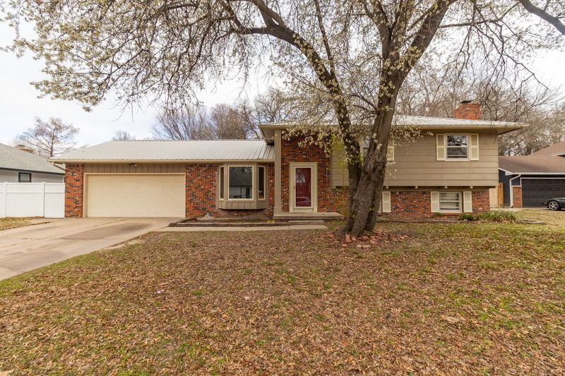 1206 E Oakwood, Derby, KS 67037