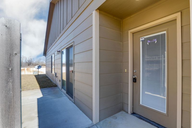 3420 E Sunflower Dr, Derby, KS 67037