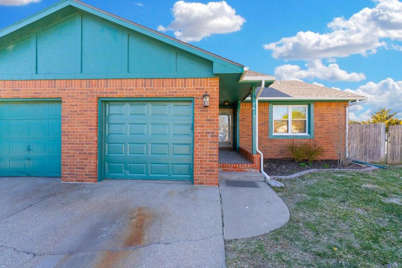 7613 E 17th St N, Wichita, KS 67206