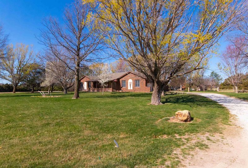 1233 N Autumn Dr, Goddard, KS 67052