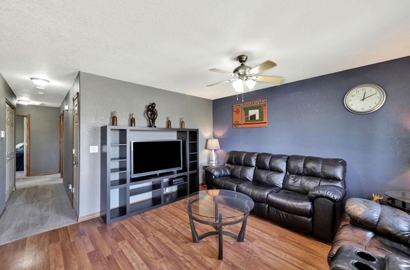 421 E 15th Ave, Augusta, KS 67010
