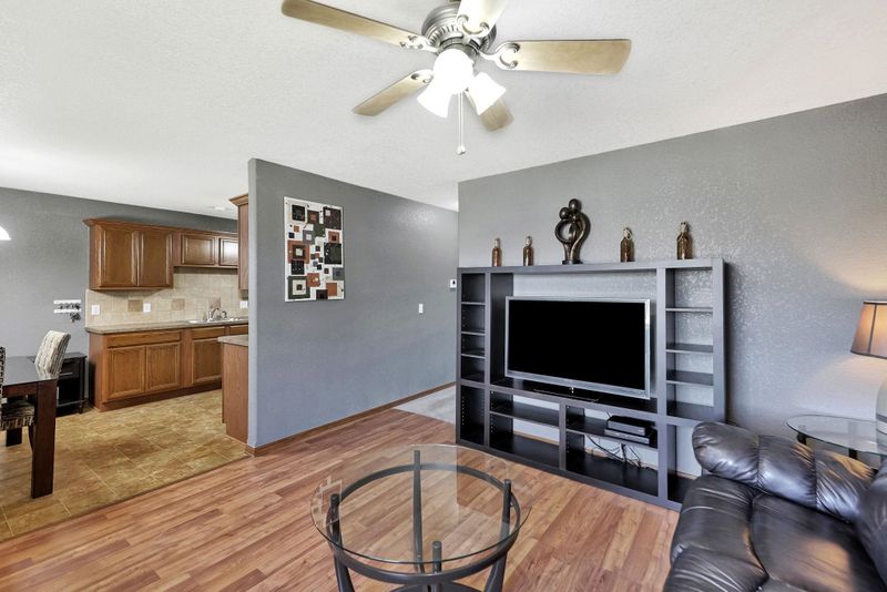 421 E 15th Ave, Augusta, KS 67010