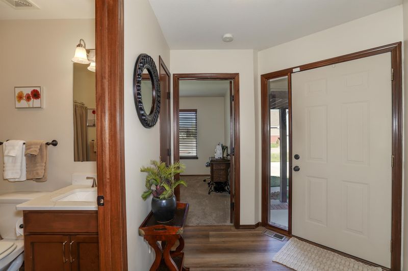 4430 N Shadow Gln, Wichita, KS 67226