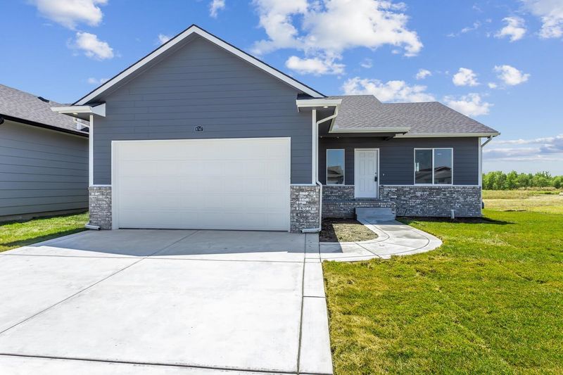 8747 E Summerside Pl, Bel Aire, KS 67226