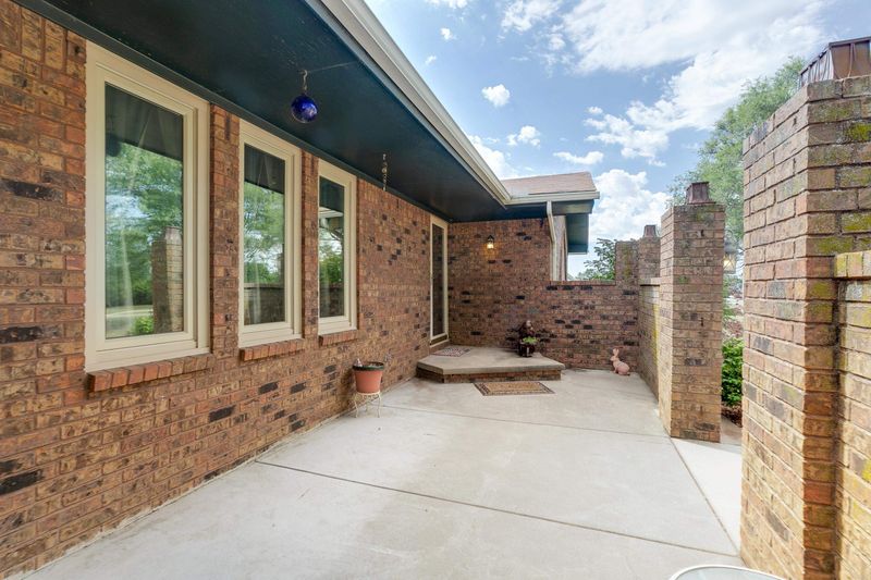 5908 S 107th St, Derby, KS 67037-8601