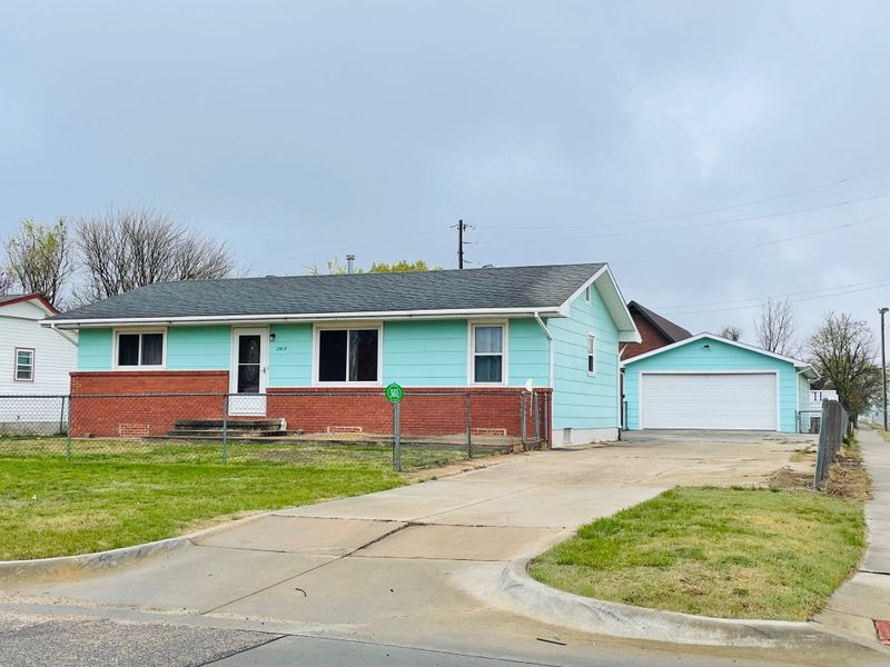 2413 W May St, Wichita, KS 67213