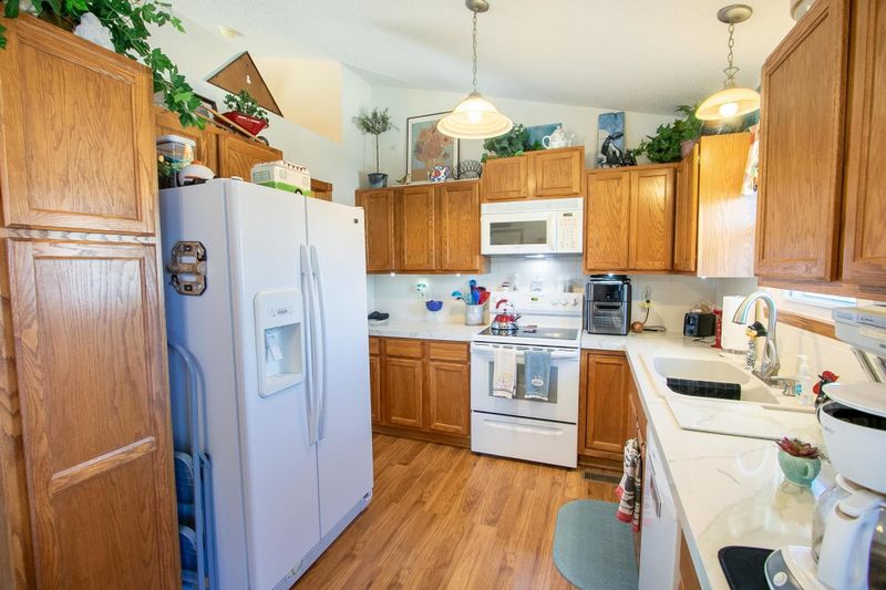 308 Wheatridge Dr, Newton, KS 67114