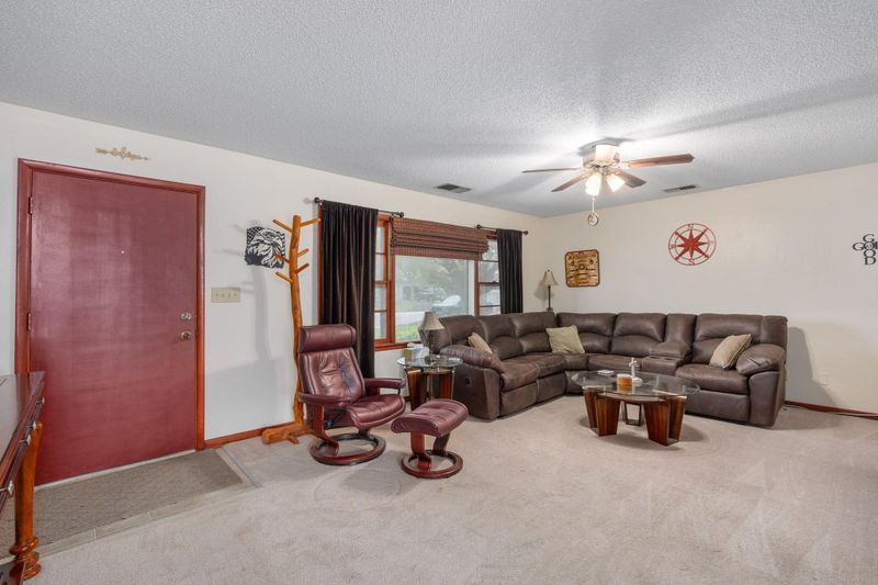 418 N Morris St, Rose Hill, KS 67133