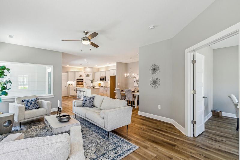 411 E Park Pl, Andover, KS 67002