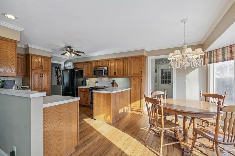 430 N Park Ave, Valley Center, KS 67147