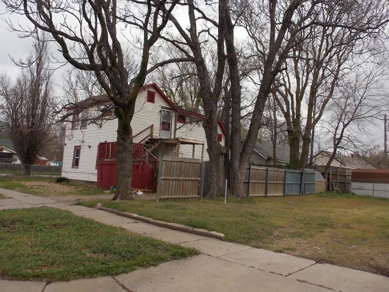 2003 E 2nd St N, Wichita, KS 67214