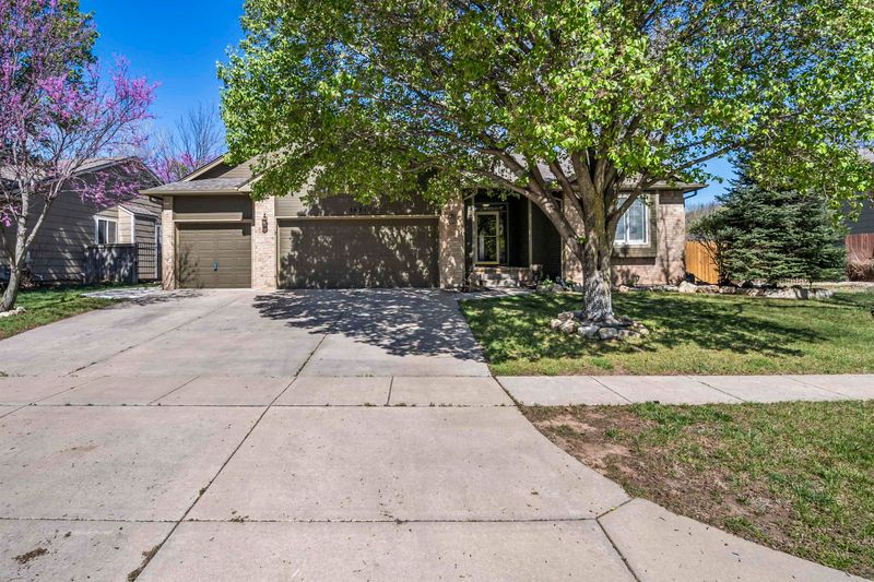 1624 E Windwood Cir, Derby, KS 67037-3958