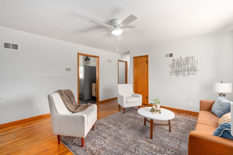 1404 Willow Rd, Newton, KS 67114