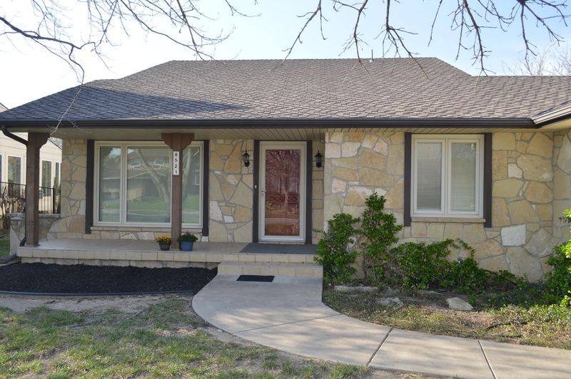 8521 E Longlake St, Wichita, KS 67207
