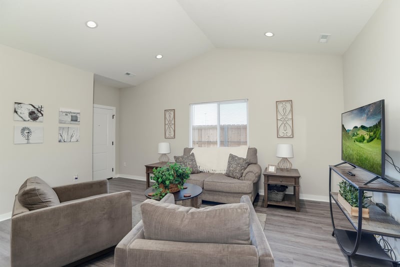 1778 E Decarsky Ct, Derby, KS 67037