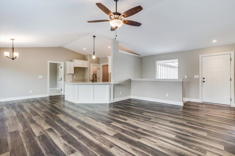 1613 N Magnolia Ct, Andover, KS 67002