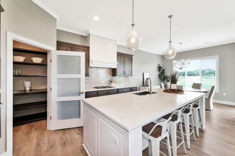 5914 Forbes Ct, Bel Aire, KS 67220