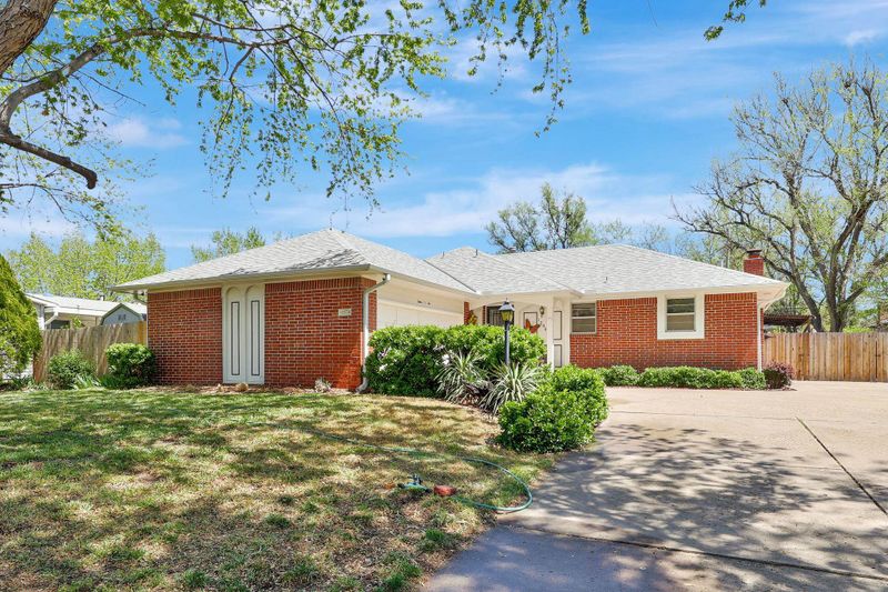 1206 S Paige St, Wichita, KS 67207