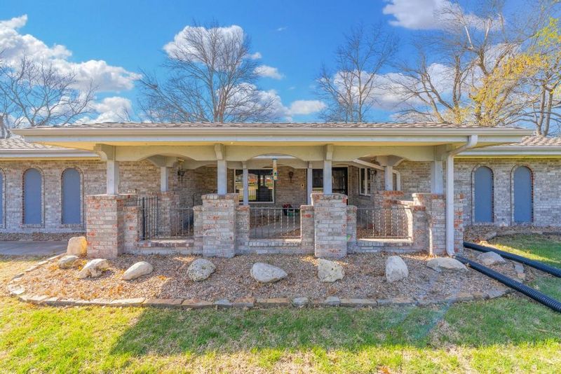 367 Wind Rows Lake Dr, Goddard, KS 67052