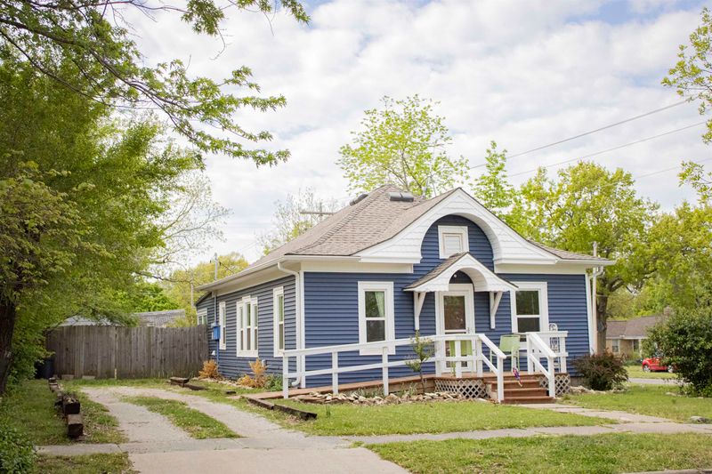 1403 Olive St, Winfield, KS 67156