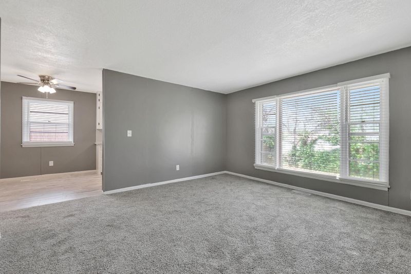 1326 E Beaumont St, Park City, KS 67219