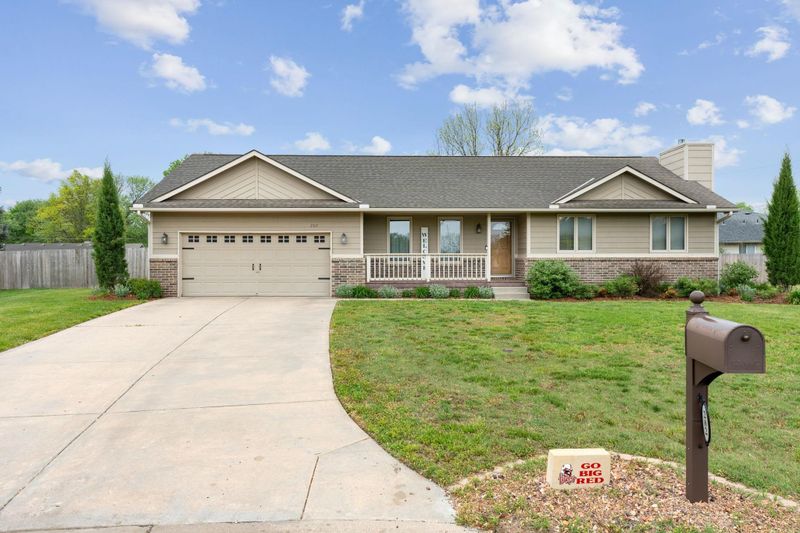 202 E Pine Ridge Ct, Rose Hill, KS 67133