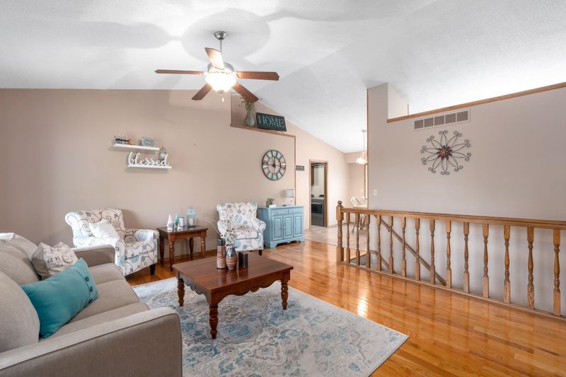 202 E Pine Ridge Ct, Rose Hill, KS 67133