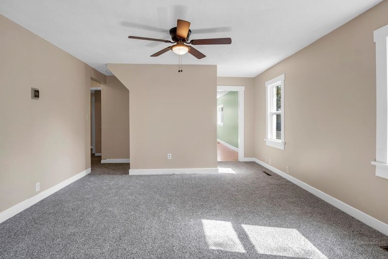 902 W 5th St, Newton, KS 67114